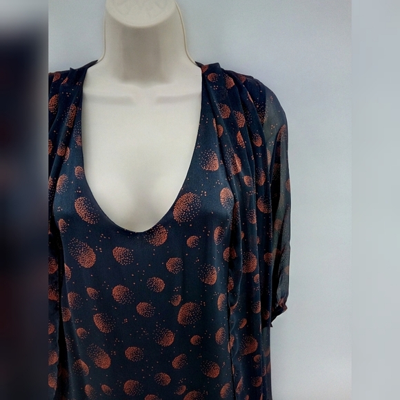 ⭐3/$30 Stitch and Knot Sheer Crescent Moon Top Small - Picture 7 of 8